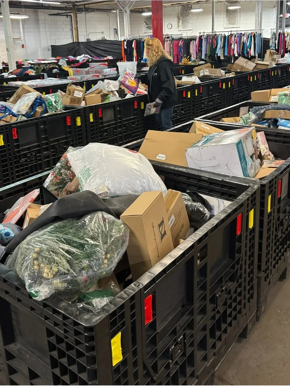 180 Large box Amazon Walmart TJ max marshal Target return LIQUIDATION MYSTERY - Picture 4 of 14